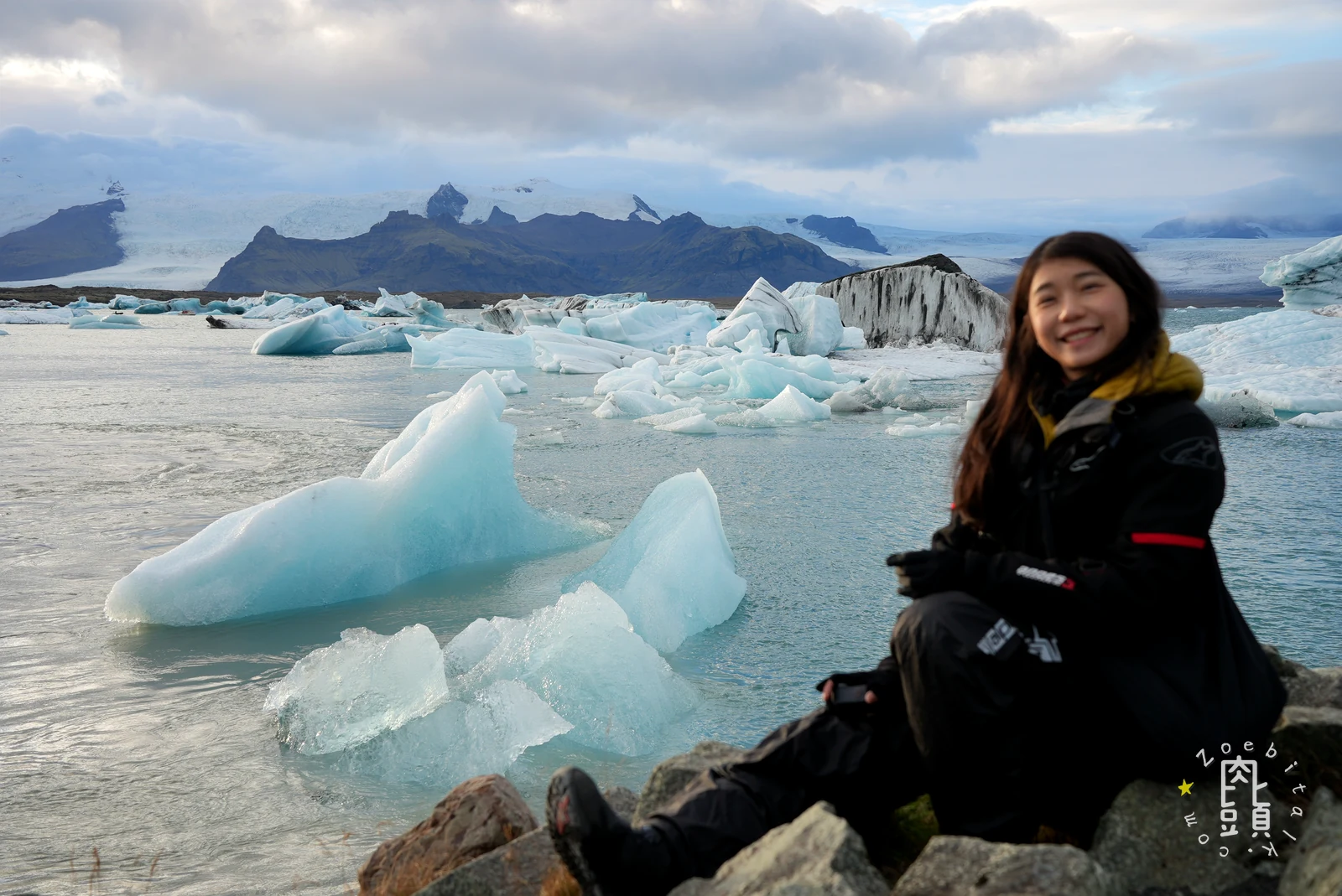 Jökulsárlón 冰河湖浮冰與旅行者